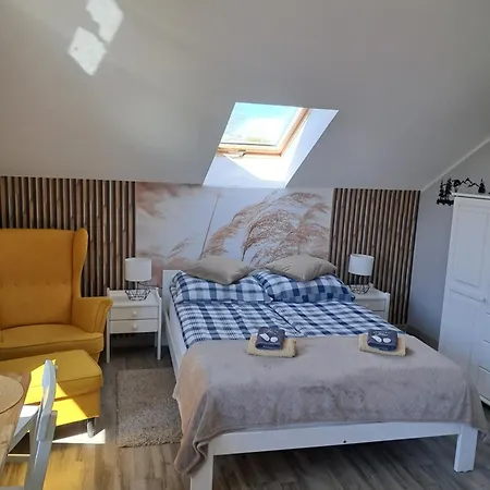 Zamkowe Zacisze בית אירוח